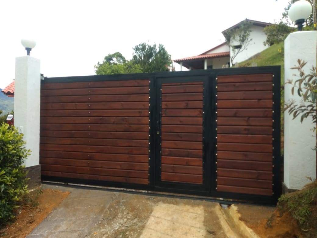 Κατασκευή μεταλλικής πόρτας - φωτογραφία 3